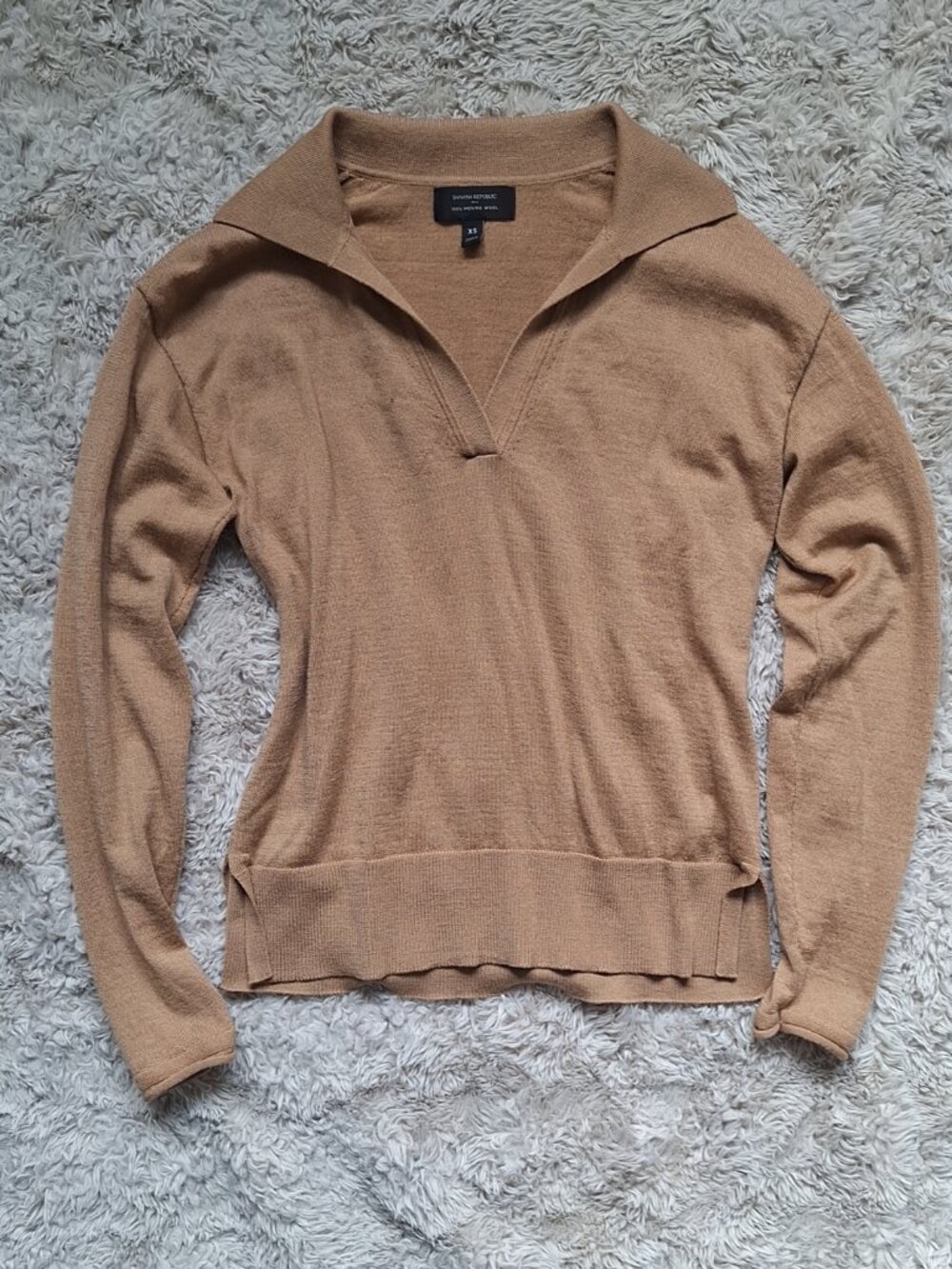 Banana Republic 100% Merino Wool Camal Collared Long Sleeve Sweater